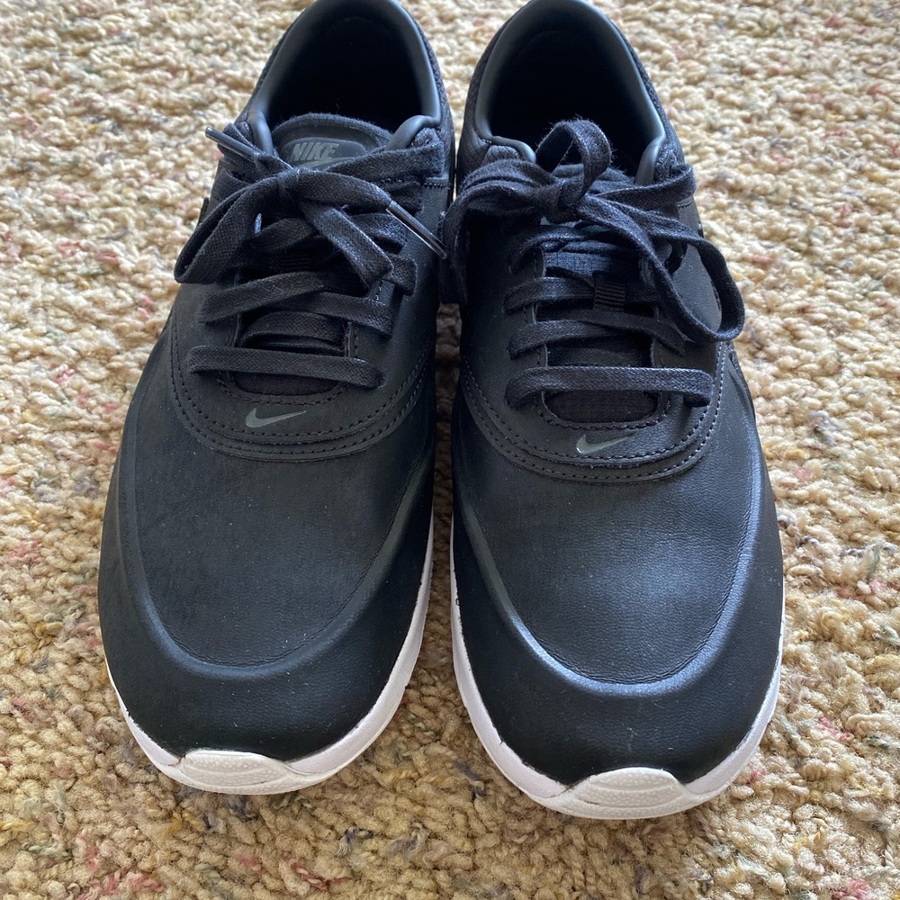Nikes - Picture 4 of 5